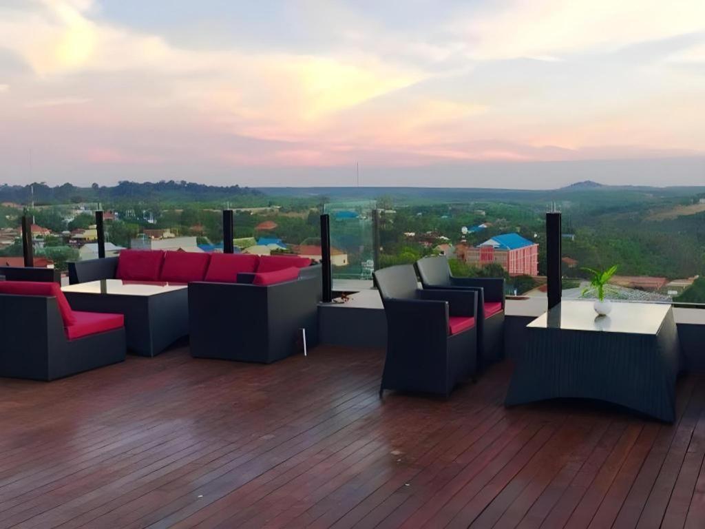 Yeak Loam Hotel Banlung Exteriér fotografie